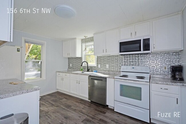 Building Photo - 156 6th St NW