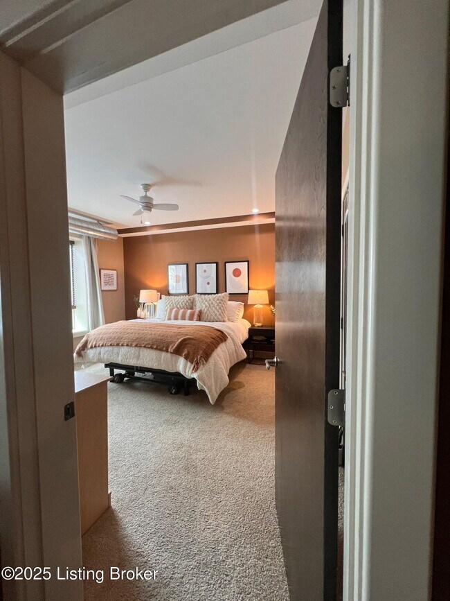Foto del edificio - 830 E Main St