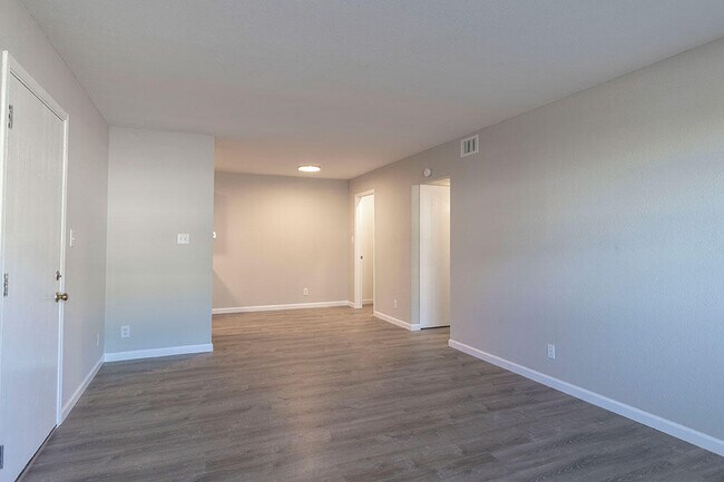 Foto del edificio - 3408 Balboa Ln