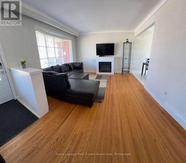 Building Photo - 33 Laird Dr