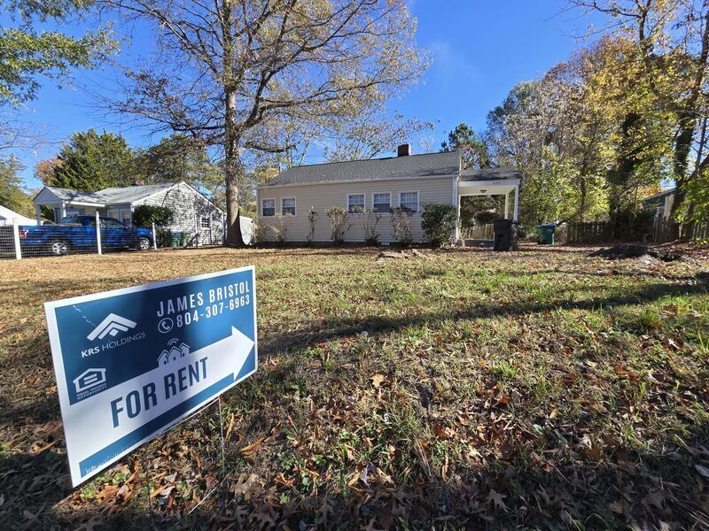 Primary Photo - 1025 Bradley Ln