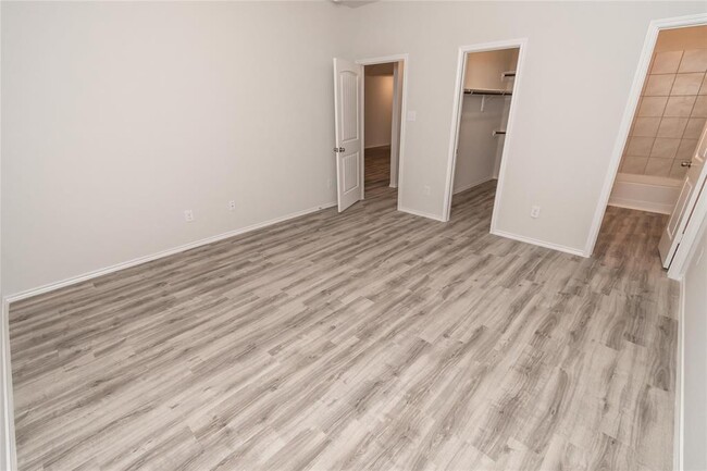 Building Photo - 5211 Blue Ranch