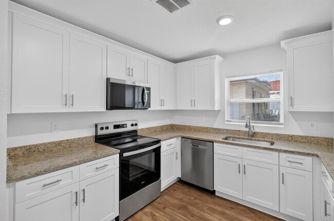 Foto del edificio - 2435 5th St NE