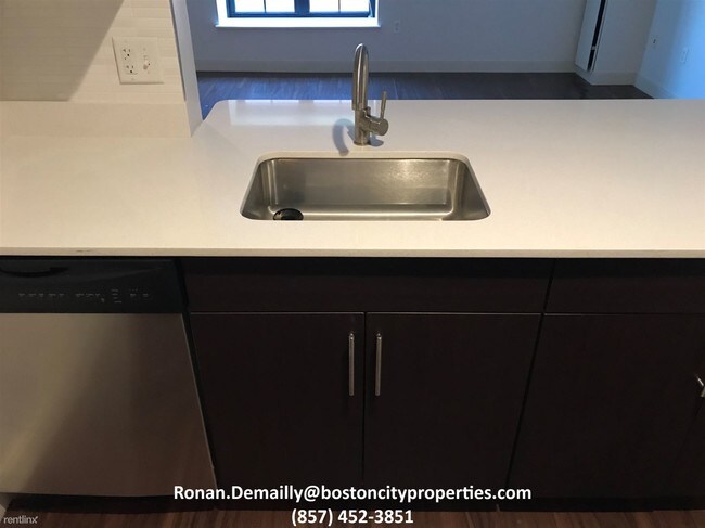Foto del edificio - Studio, 1 bath  - 750 Harrison Ave
