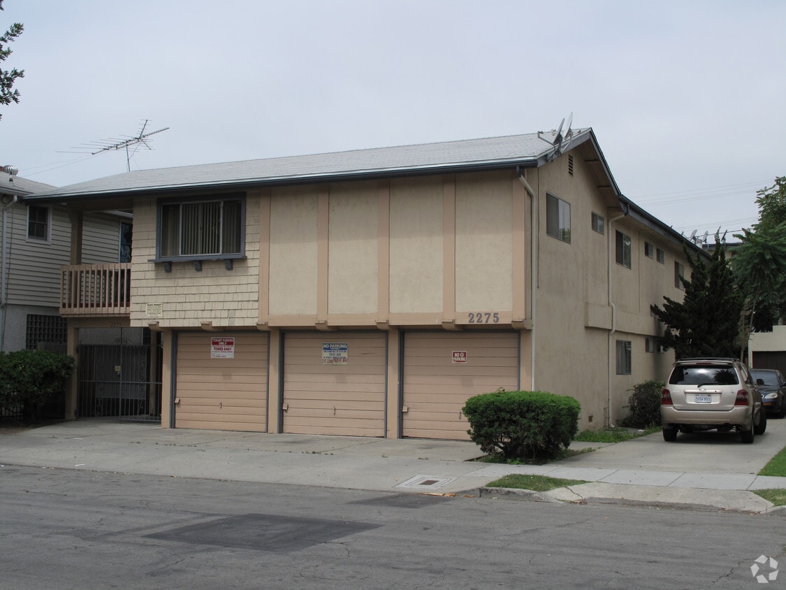 Primary Photo - 2275 Pine Ave