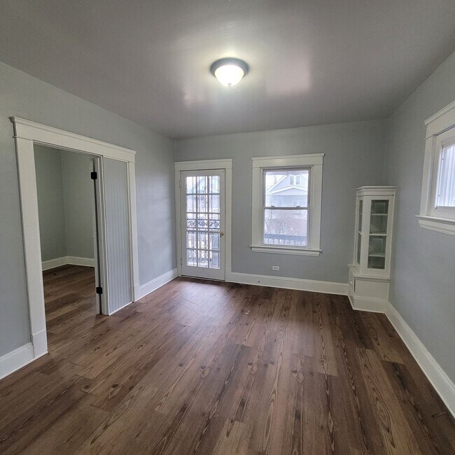 Foto del edificio - 2810 E 120th St