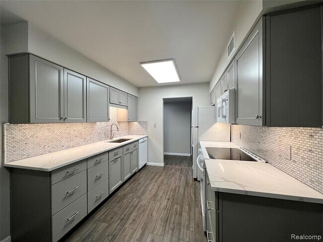 Foto del edificio - 521 E University Dr