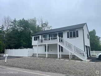Building Photo - 801 Clairmore Ave