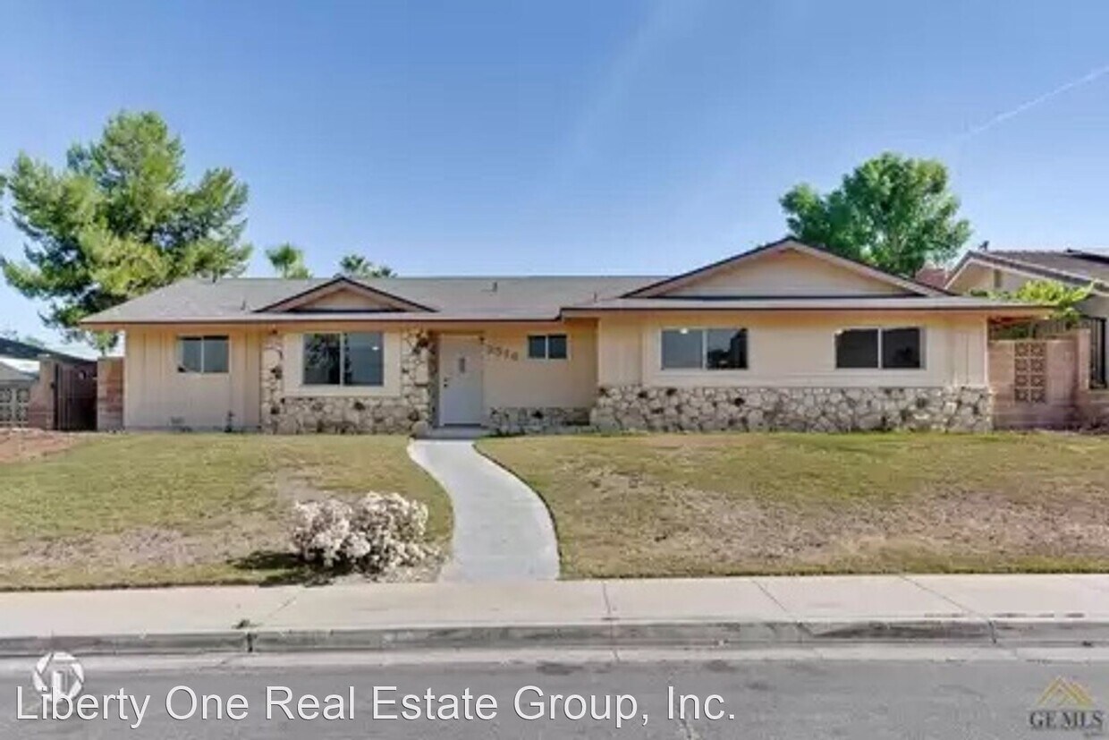 3 br, 3 bath House 3516 Harmony Dr House Rental in Bakersfield, CA