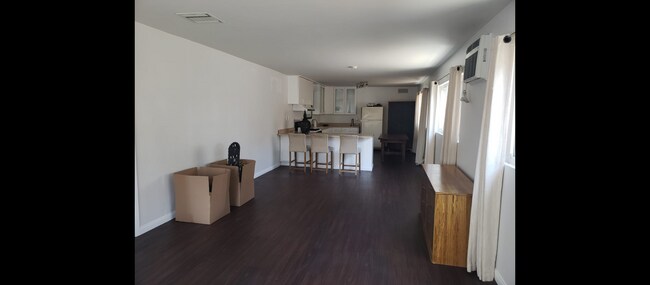 Foto del edificio - 14715 Addison St