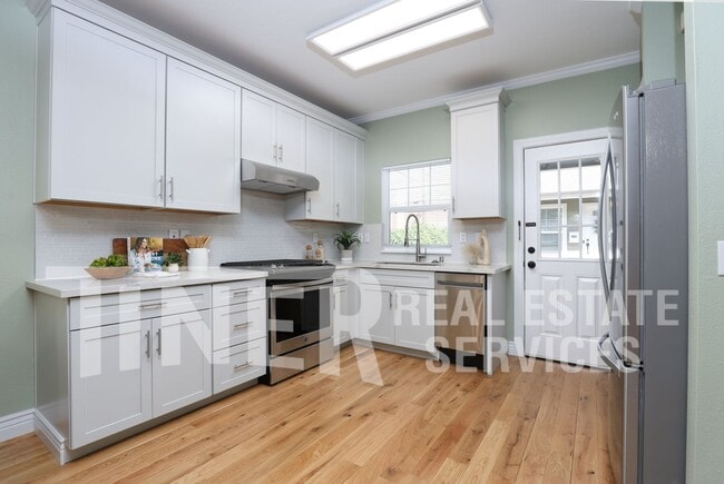 Building Photo - 2529 27th St