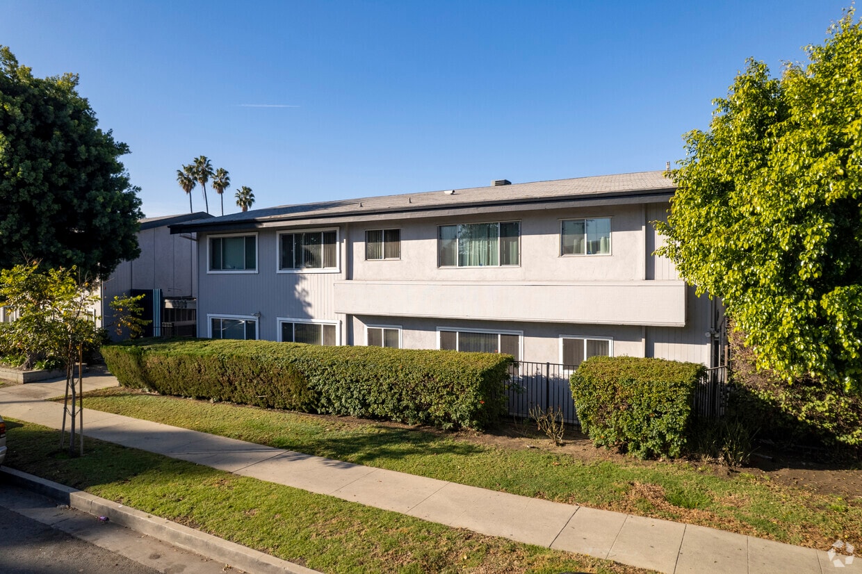 6259-6301 Coldwater - 6259-6301 Coldwater Canyon Ave