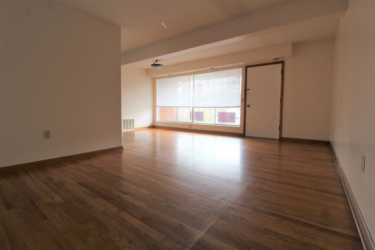 Foto principal - 2 br, 1 bath House - 7302 Mountainview Manor