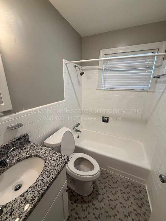 Photo - 803 W End Blvd Apartment