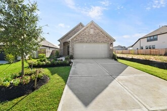 Building Photo - 1330 Lakeside Crk Rd
