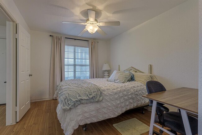 Foto del edificio - 7685 Northcross Dr