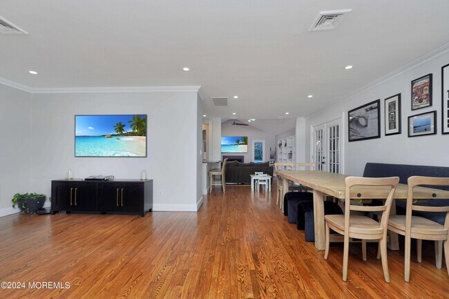 Foto del edificio - 59 Pinewood Ave