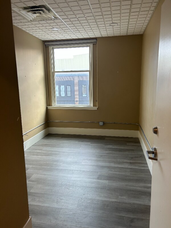 Building Photo - 12 2nd St NE