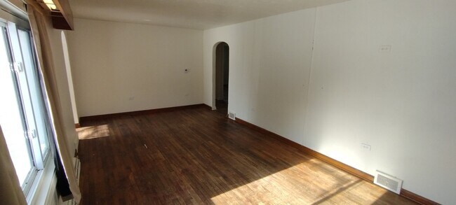 Foto del edificio - 609 Crider Ave NE