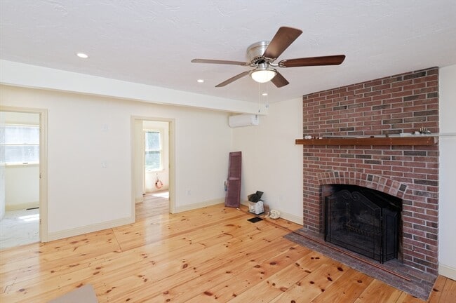 Building Photo - 48 Westbrook Rd