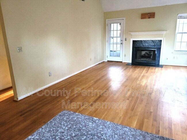 Building Photo - 3758 Meadow Creek Dr