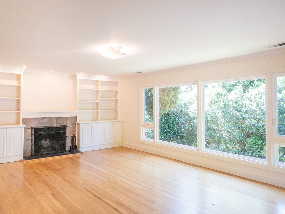 3BR/2BA Lovely Home! Flat Yard! Parking! ... - 3BR/2BA Lovely Home! Flat Yard! Parking!  ...
