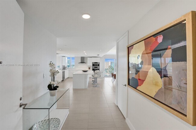 Building Photo - 612 Bayshore Dr