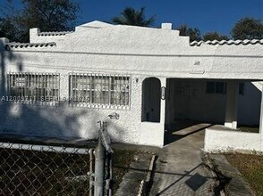 Building Photo - 7714 NW 5th Ct
