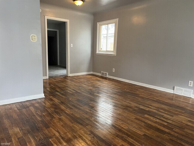 Foto del edificio - 3 br, 1 bath House - 964 Barney Ave