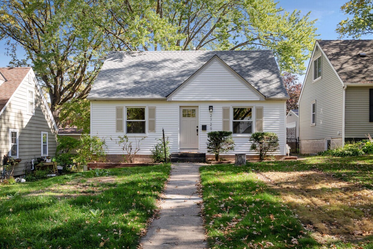 Primary Photo - 2729 Hampshire Ave S