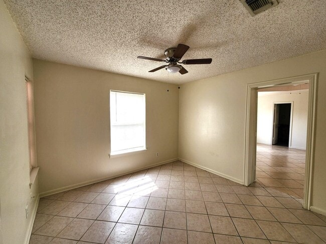 Building Photo - 224 Highland St