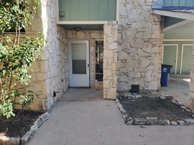 Foto del edificio - 8716 Clearbrook Trail