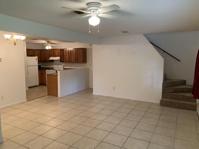 Building Photo - 126 Walton Way