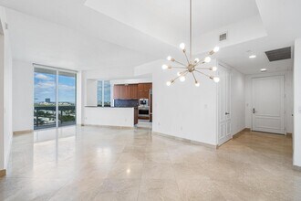 Building Photo - 16001 Collins Ave