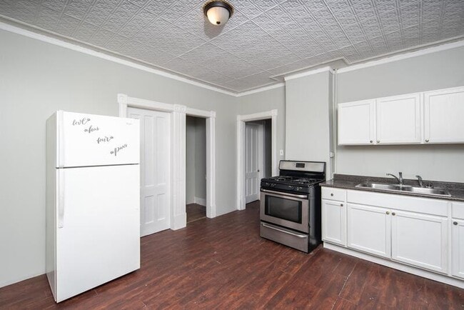 Building Photo - 13 112th St