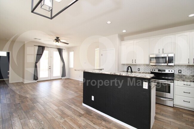 Building Photo - 3641 E Moreno St