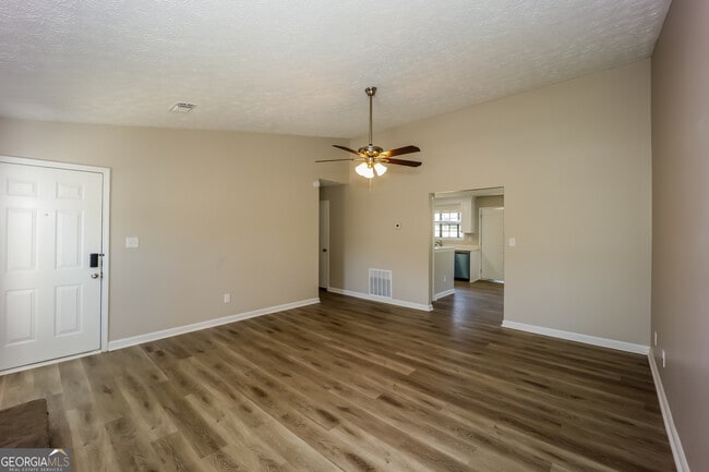 Building Photo - 252 Windemere Way