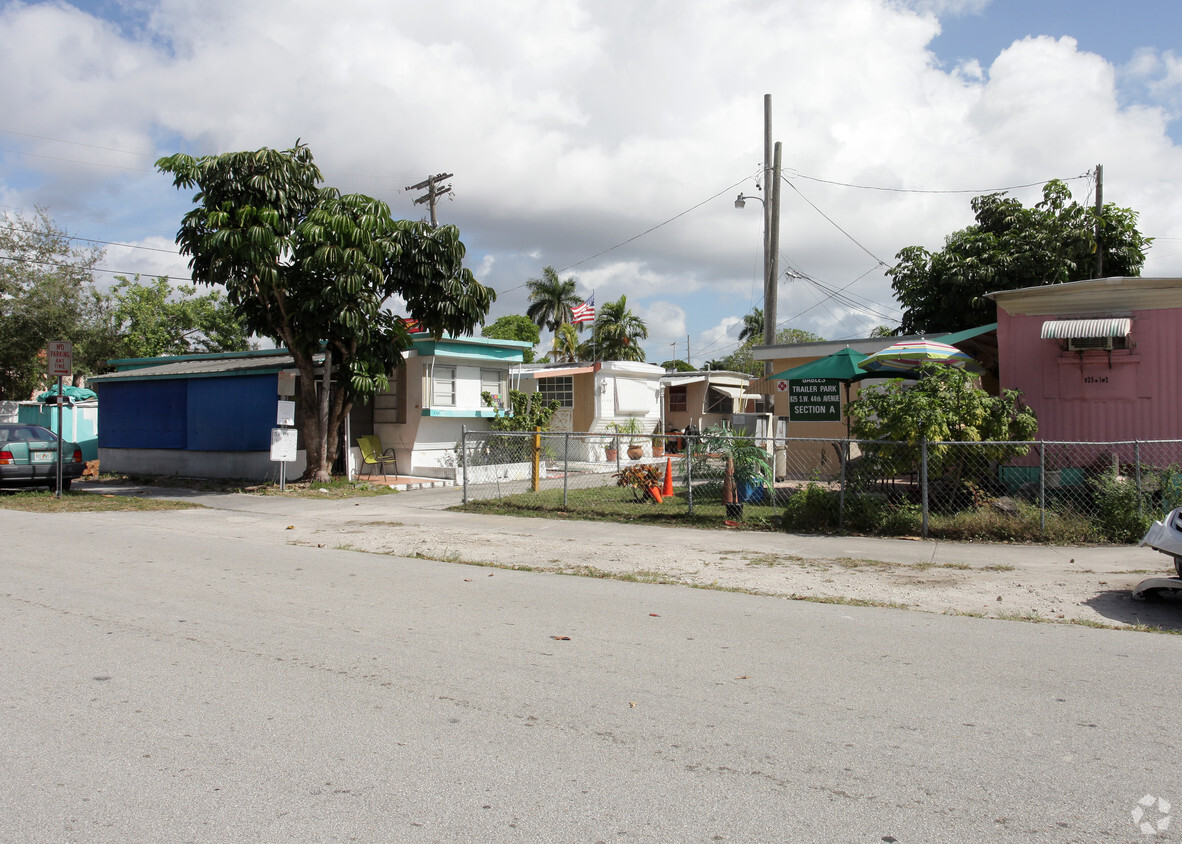 Primary Photo - Gables Trailer Park