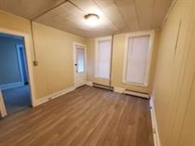 Building Photo - 157 6th Ave