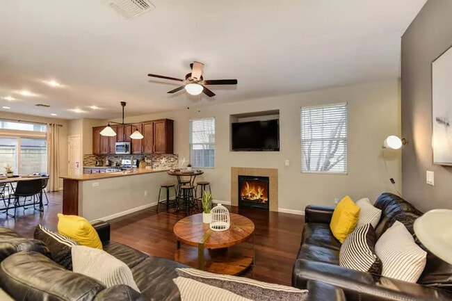 Building Photo - 205 Dragonfly Cir