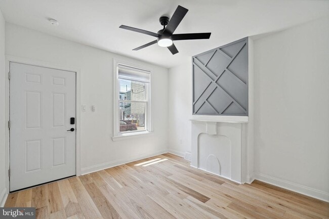 Building Photo - 7 E Oxford St