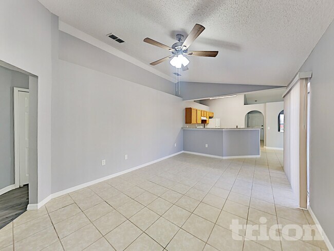 Building Photo - 810 Ognon Ct