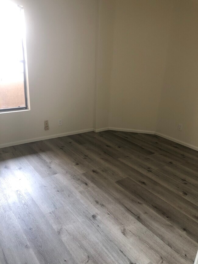 Foto del edificio - 4717 Ben Ave