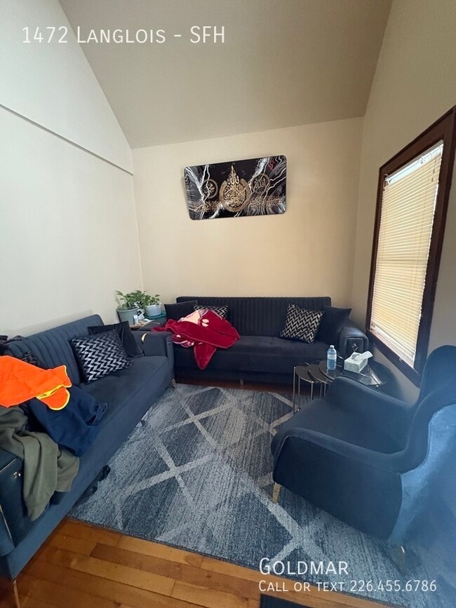 Photo du bâtiment - Single Family Home right off Ottawa Street