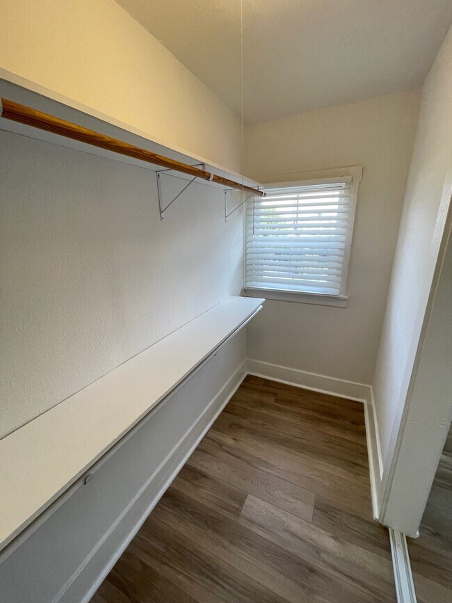 Walk in closet - 1464 E 21st St