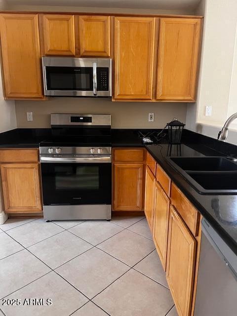 Building Photo - 1719 E Horseshoe Ave