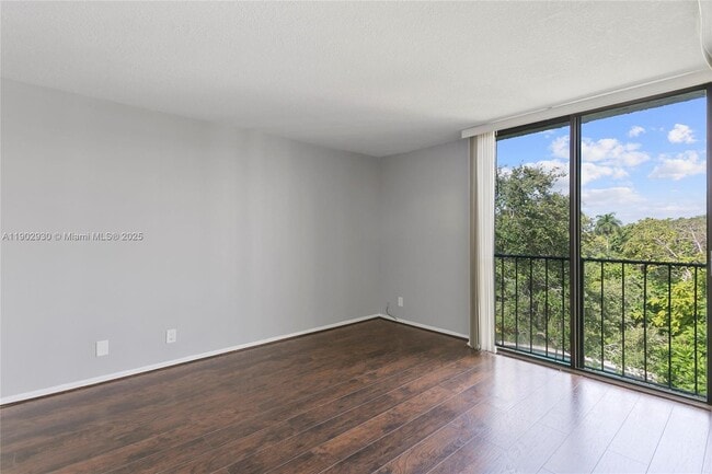 Building Photo - 501 SW 11th Pl