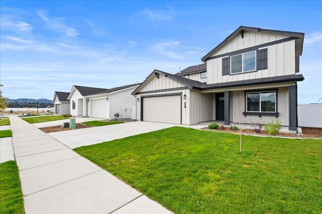 Foto del edificio - Spacious 4-Bedroom, 2.5 Bath, Two-Story Gem with a Fenced Yard!