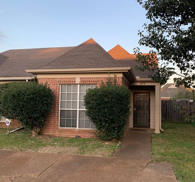 Foto del edificio - 1478 Estacada Way