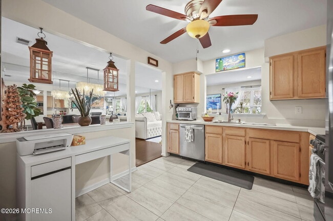 Building Photo - 761 Banyan Ct